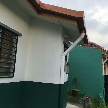 Villa Permata Impian Bangi Esterno foto