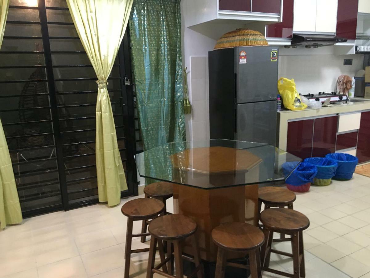 Villa Permata Impian Bangi Esterno foto