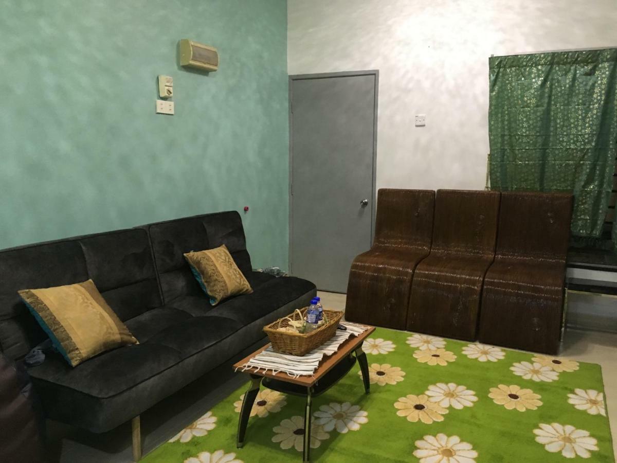 Villa Permata Impian Bangi Esterno foto
