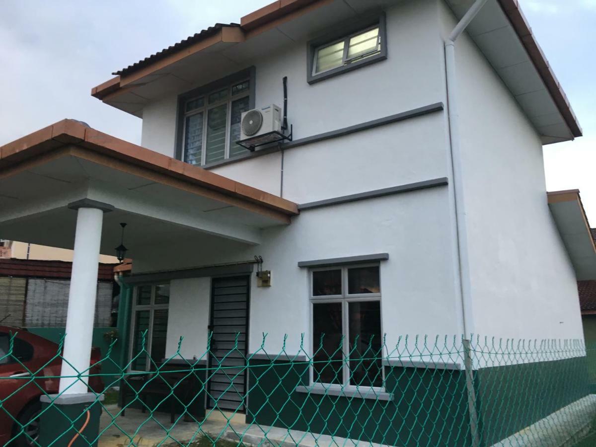 Villa Permata Impian Bangi Esterno foto